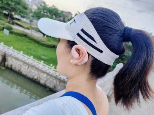 仿生耳蜗设计，黑胶级音色，塞那Z63S挂耳式蓝牙耳机