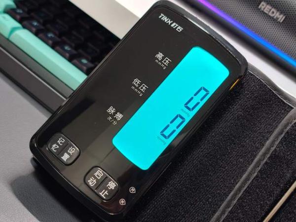更专业、更准确，町石tinx U80S血压计是实用家庭好物