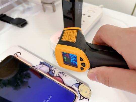 小巧便携又安全!体验联想65w口红电源