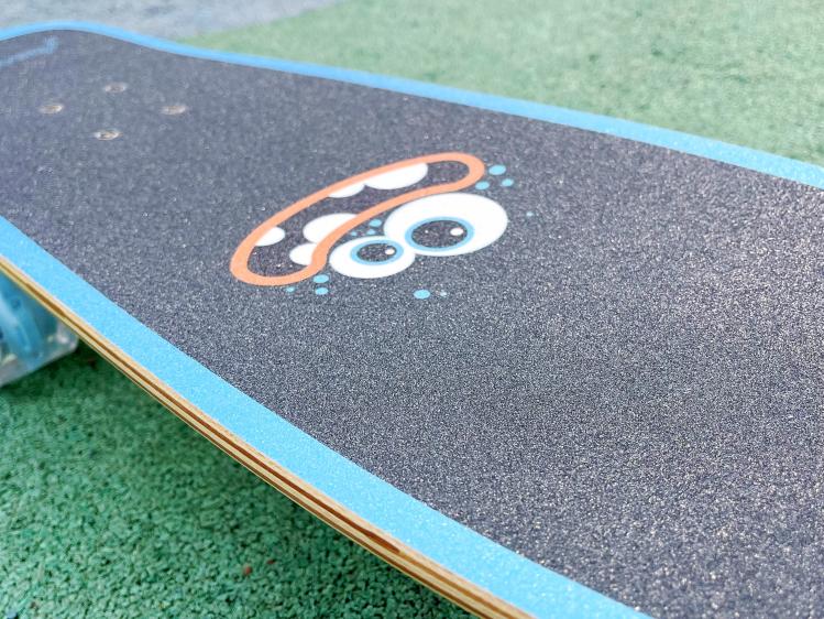 新手入门第一块FED陆地冲浪板！在平地体验到了海上冲浪感，闪光设计好炫酷