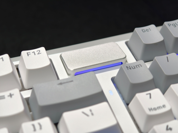 雷柏VT9 MAX &amp; V700DIY-98长续航版：电竞与办公的最强续航键鼠套装