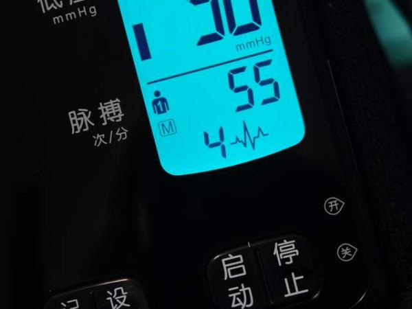 更专业、更准确，町石tinx U80S血压计是实用家庭好物