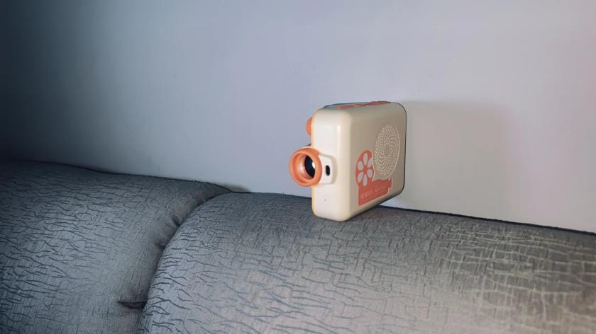 趣学伴绘本故事放映机，不仅能看还能创作