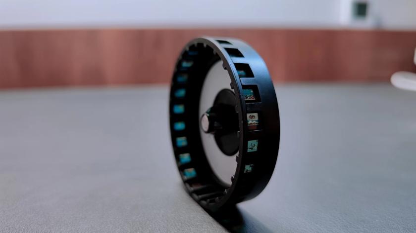 趣学伴绘本故事放映机，不仅能看还能创作