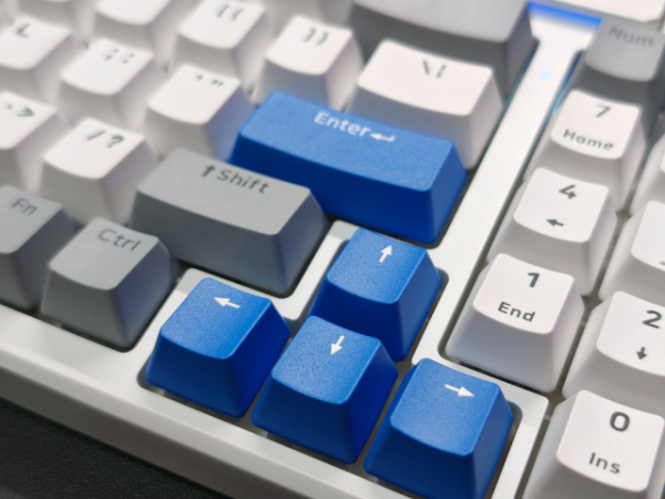 雷柏VT9 MAX &amp; V700DIY-98长续航版：电竞与办公的最强续航键鼠套装