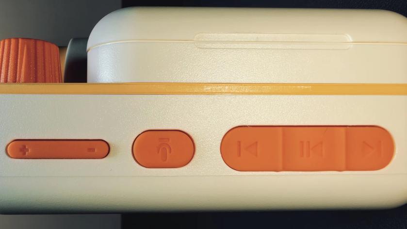 趣学伴绘本故事放映机，不仅能看还能创作