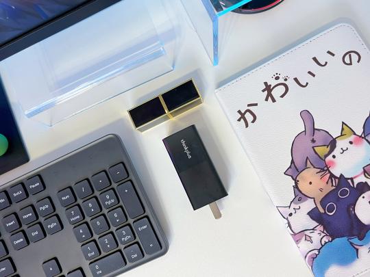 小巧便携又安全!体验联想65w口红电源