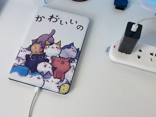 小巧便携又安全!体验联想65w口红电源