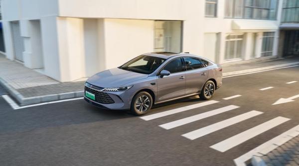 比亚迪开启大电池插混时代：210km纯电续航，8.98万元起