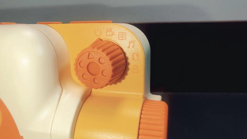 趣学伴绘本故事放映机，不仅能看还能创作