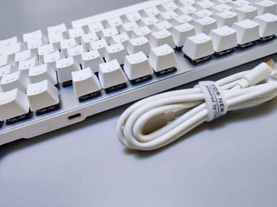 雷柏V700DIY,104键可编程RGB机械键盘