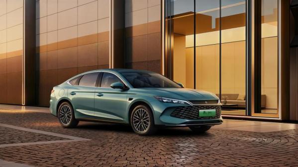 比亚迪开启大电池插混时代：210km纯电续航，8.98万元起